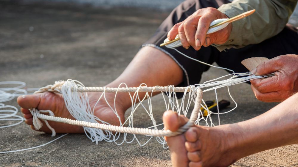 LEGEND-MEN-CHUAN-YANG-FISHING-AND-NET-WEAVING_2