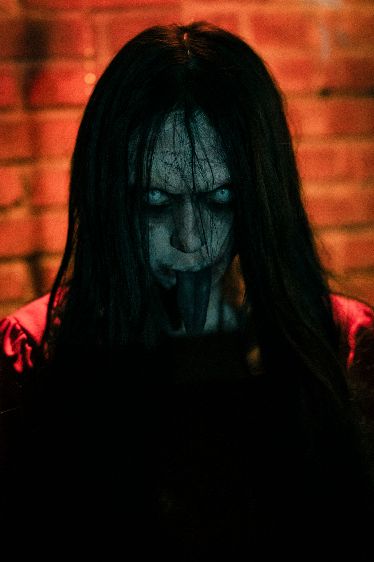 THE-CURSE_3
