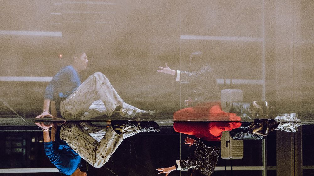 HOLD-TO-DEATH-HAND-IN-HAND_2