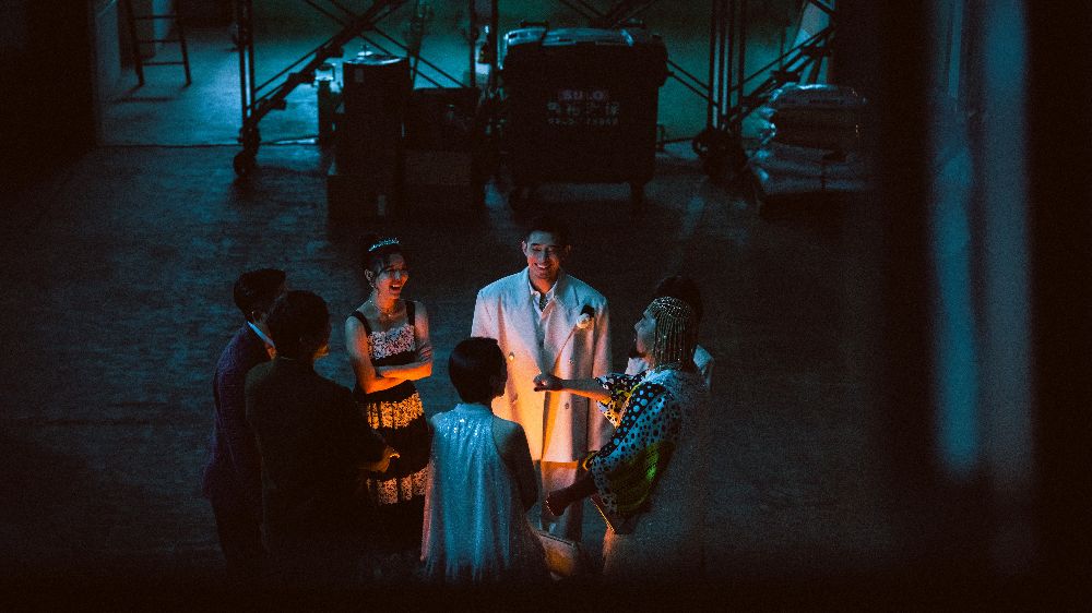 HOLD-TO-DEATH-HAND-IN-HAND_4