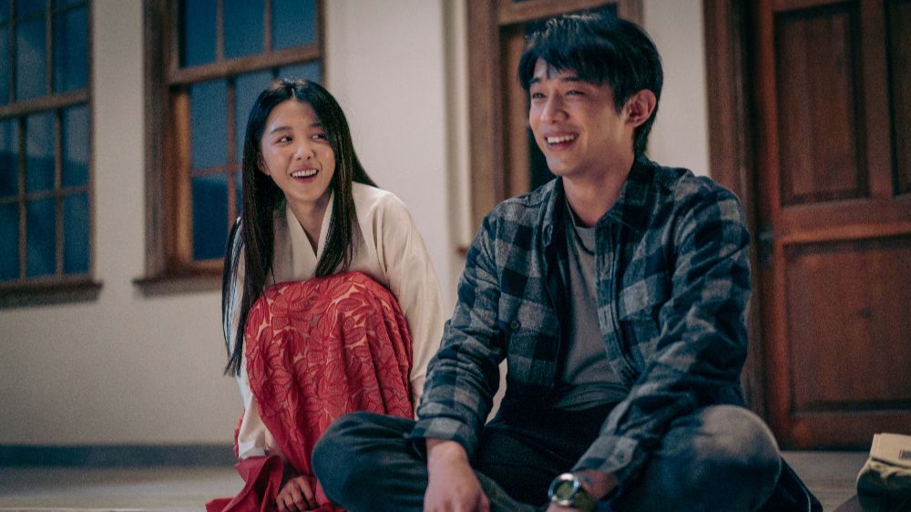 KISS-ME-MY-GHOST-FRIEND_1