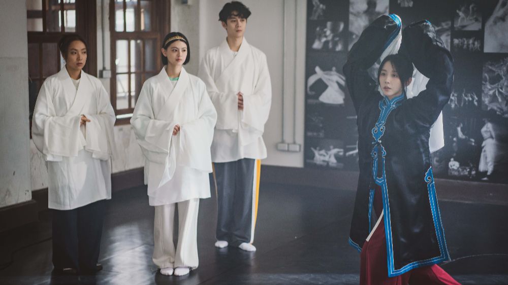 KISS-ME-MY-GHOST-FRIEND_2