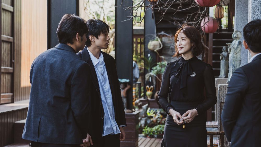 KISS-ME-MY-GHOST-FRIEND_4