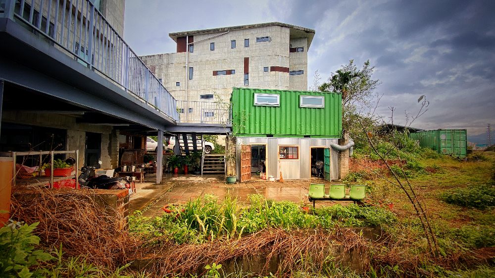 THE-ACCIDENTAL-POLITICIAN_2