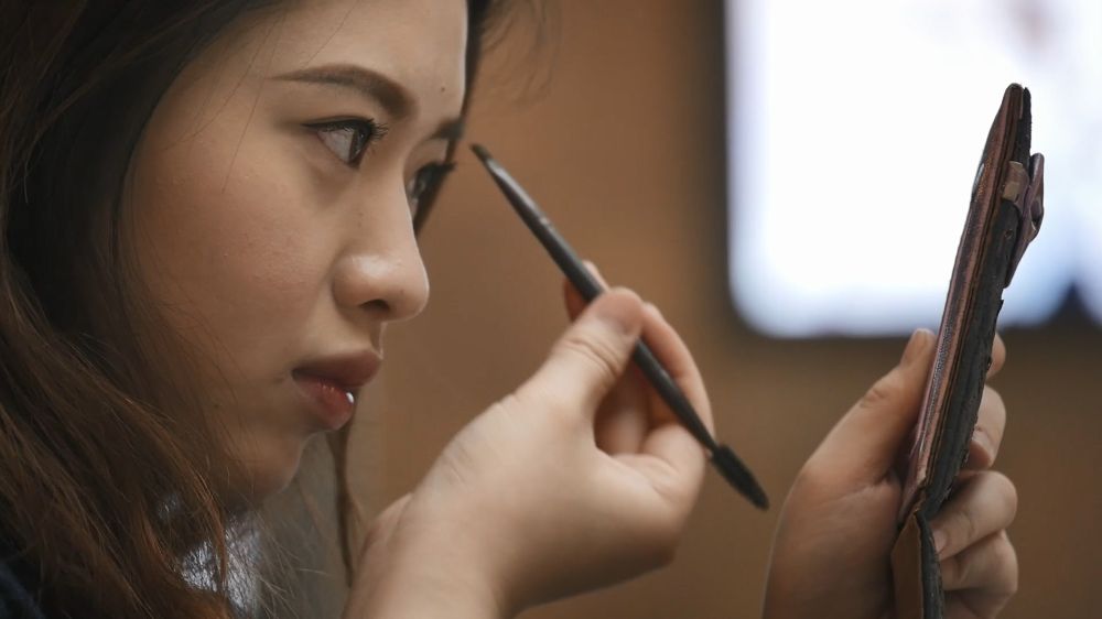 THE-EXTRAS-JOURNEY_1