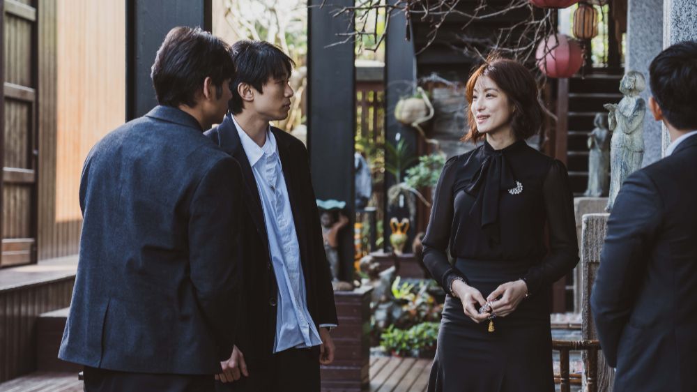 KISS-ME-MY-GHOST-FRIEND_3