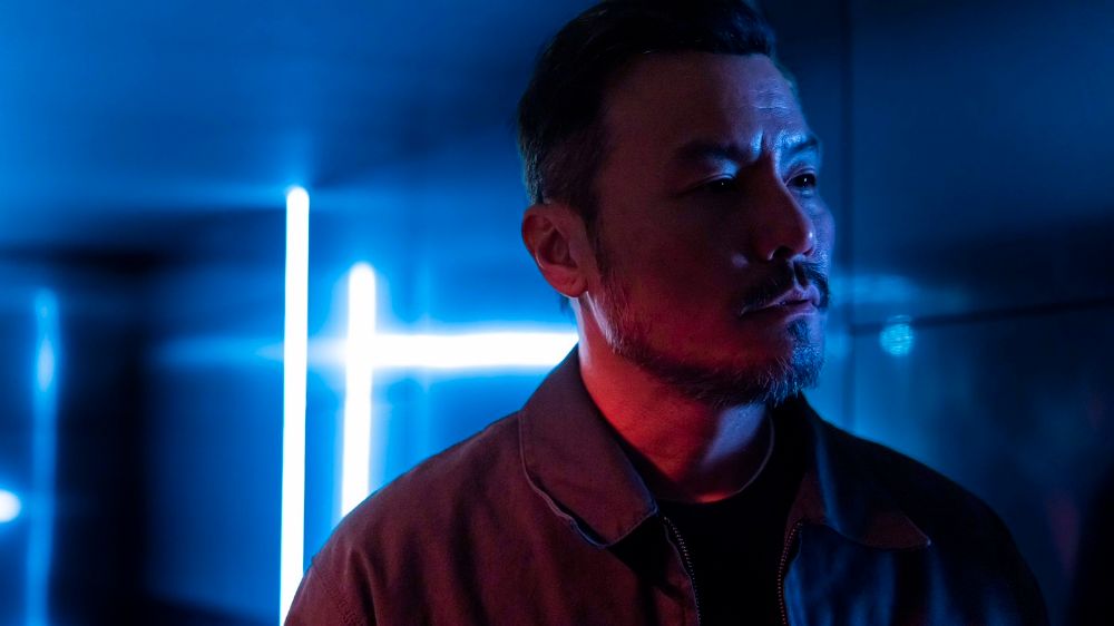 A-CONTROVERSIAL-ENTERTAINER_5