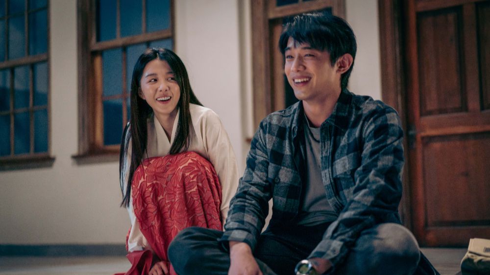 KISS-ME-MY-GHOST-FRIEND_2