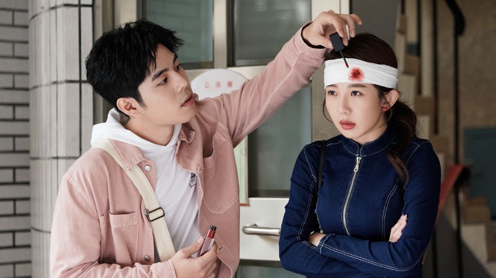 THE-ACCIDENTAL-INFLUENCER-LOVE-ME-IF-YOU-DARE_3