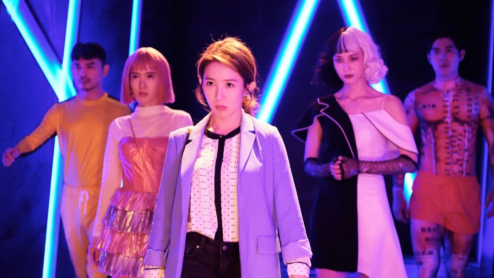 THE-ACCIDENTAL-INFLUENCER-LOVE-ME-IF-YOU-DARE_4